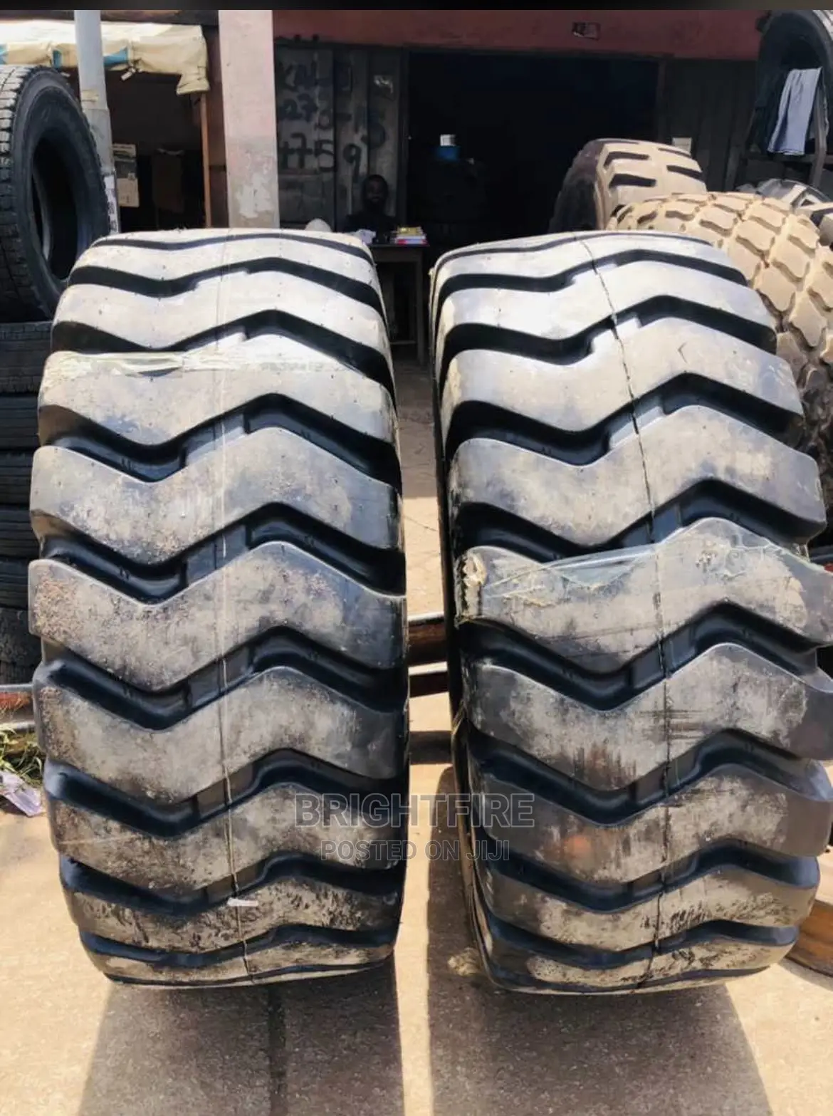 23.5-25 Heavy Duty Tire