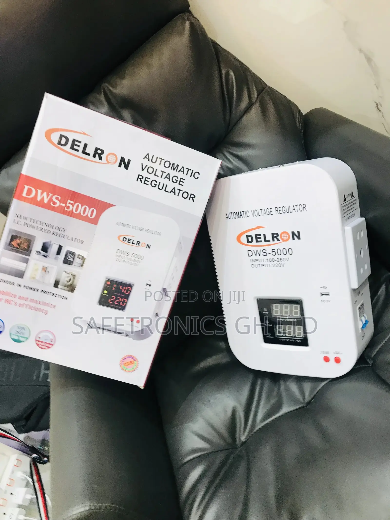 Wall Voltage Regulator Automatic  Delron DWS-5000