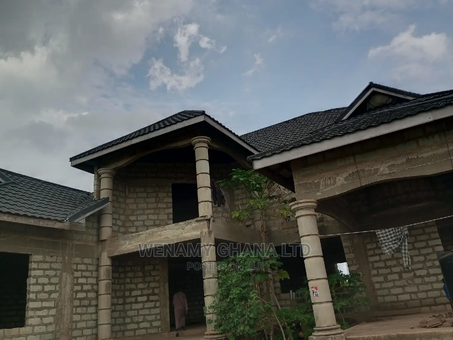 5bdrm Mansion in Emefs Estate, Tema Metropolitan for sale