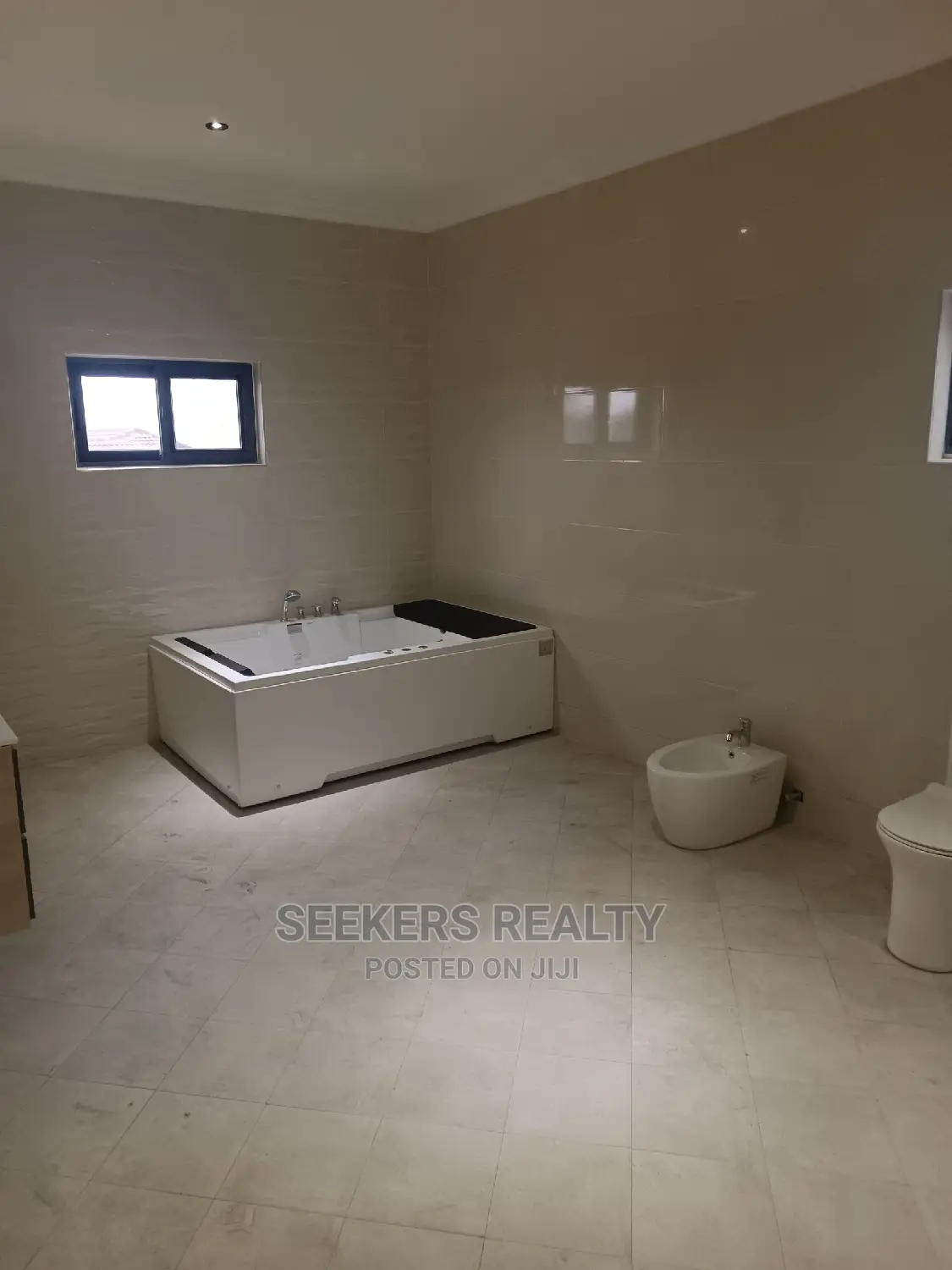 5bdrm House in Seekers Realty, East Legon for rent