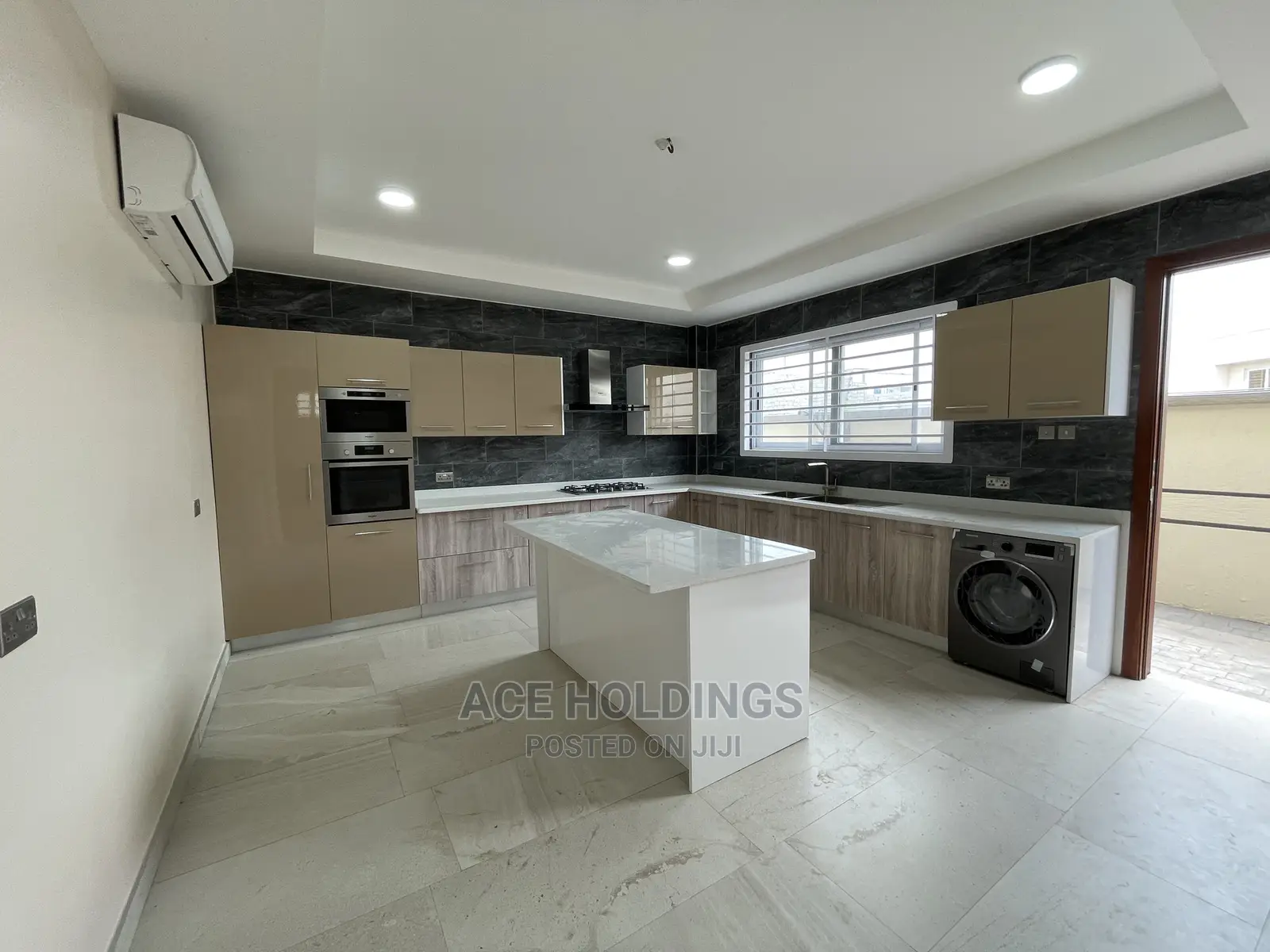 3bdrm House in East Airport, Tseaddo for sale