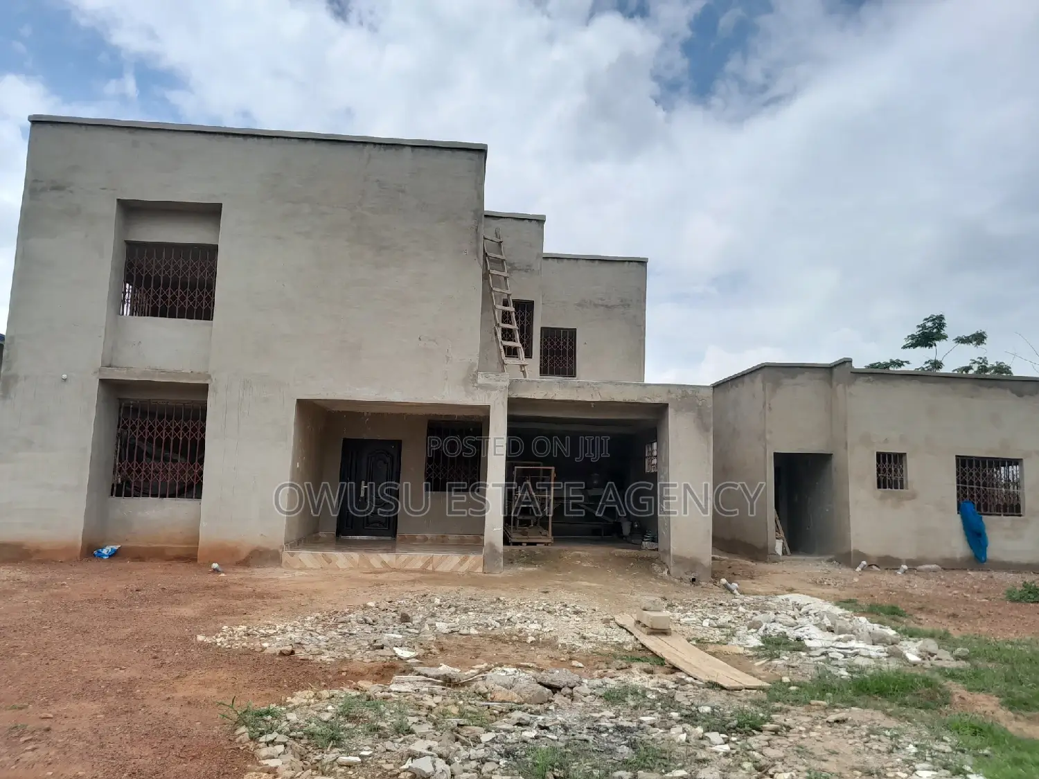 7bdrm House in Appiadu Apimso, Kumasi Metropolitan for sale