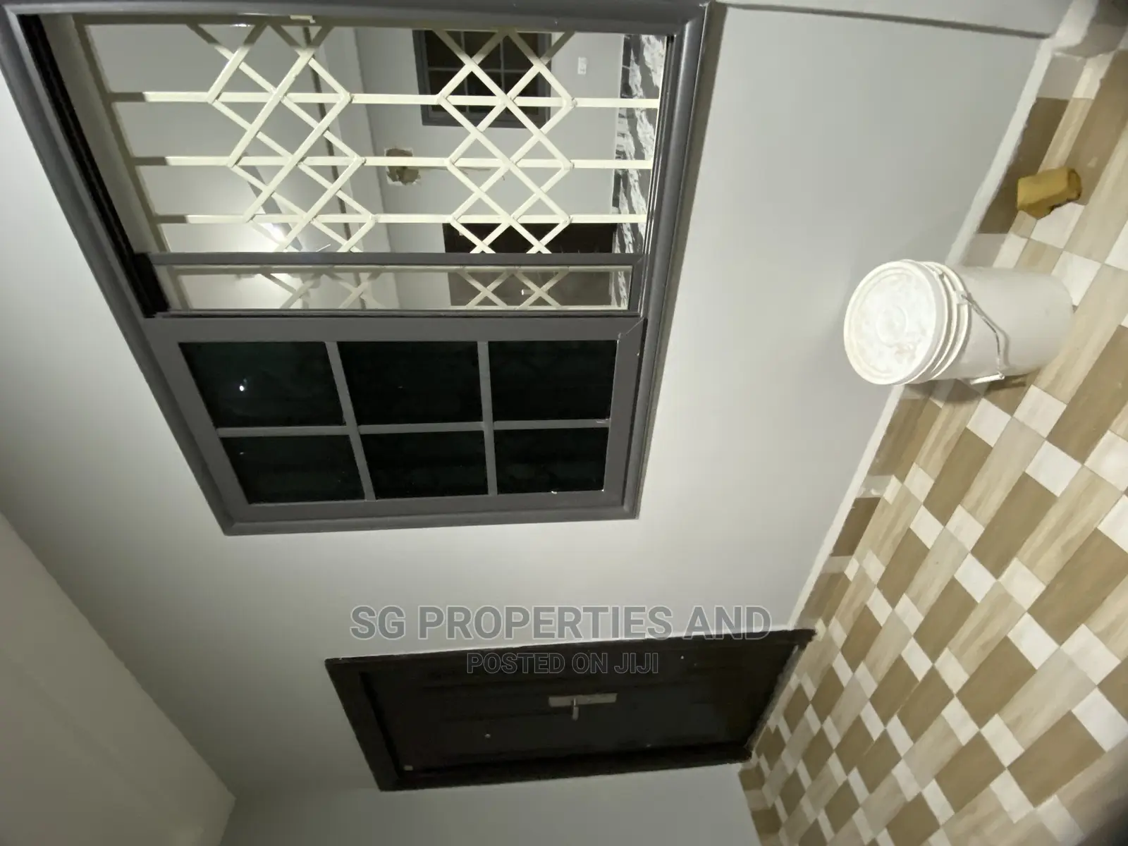 2bdrm Apartment in Kings Courts, Tema Metropolitan for rent