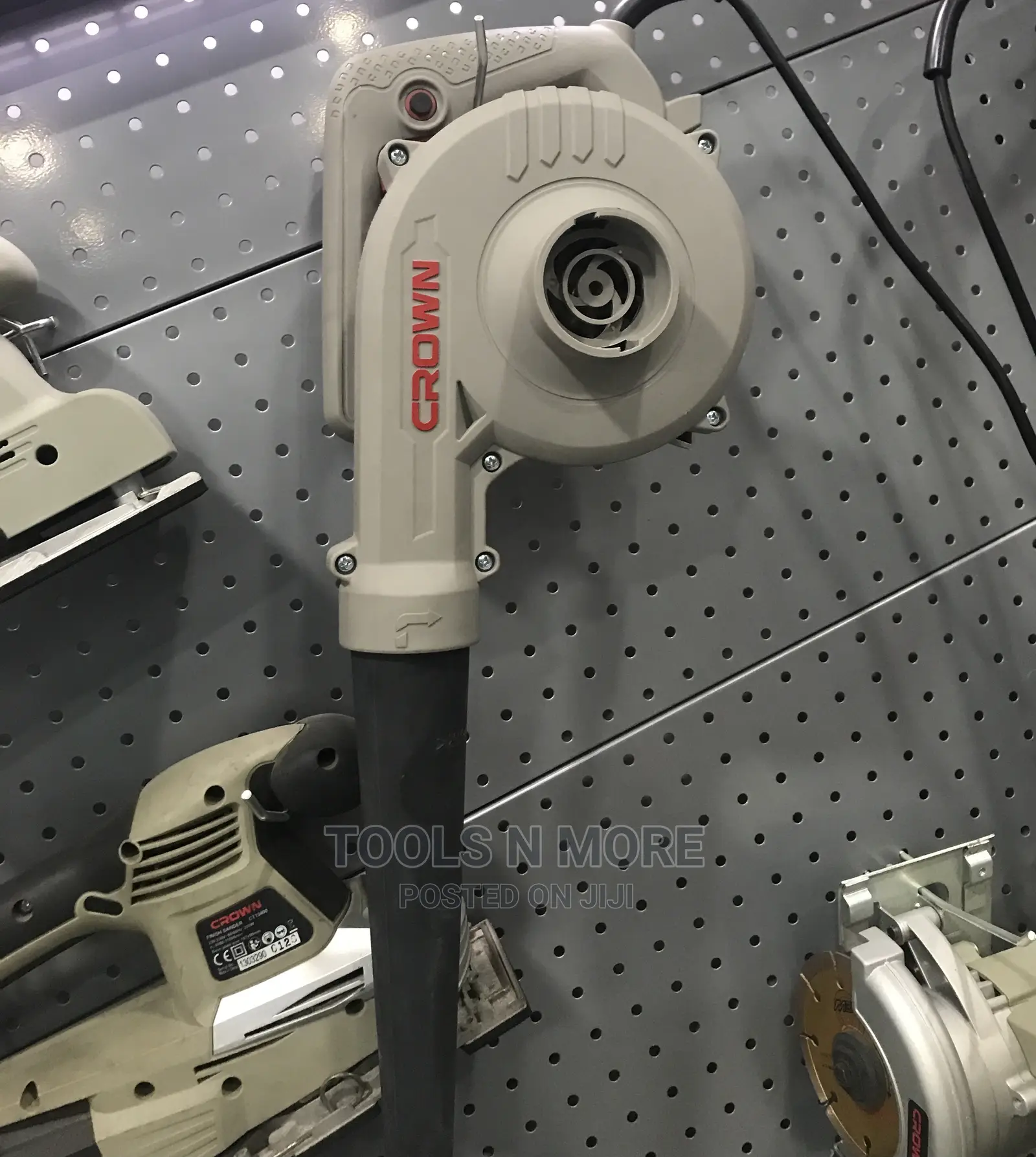 Crown Aspirator Blower (710w) - Ct17010