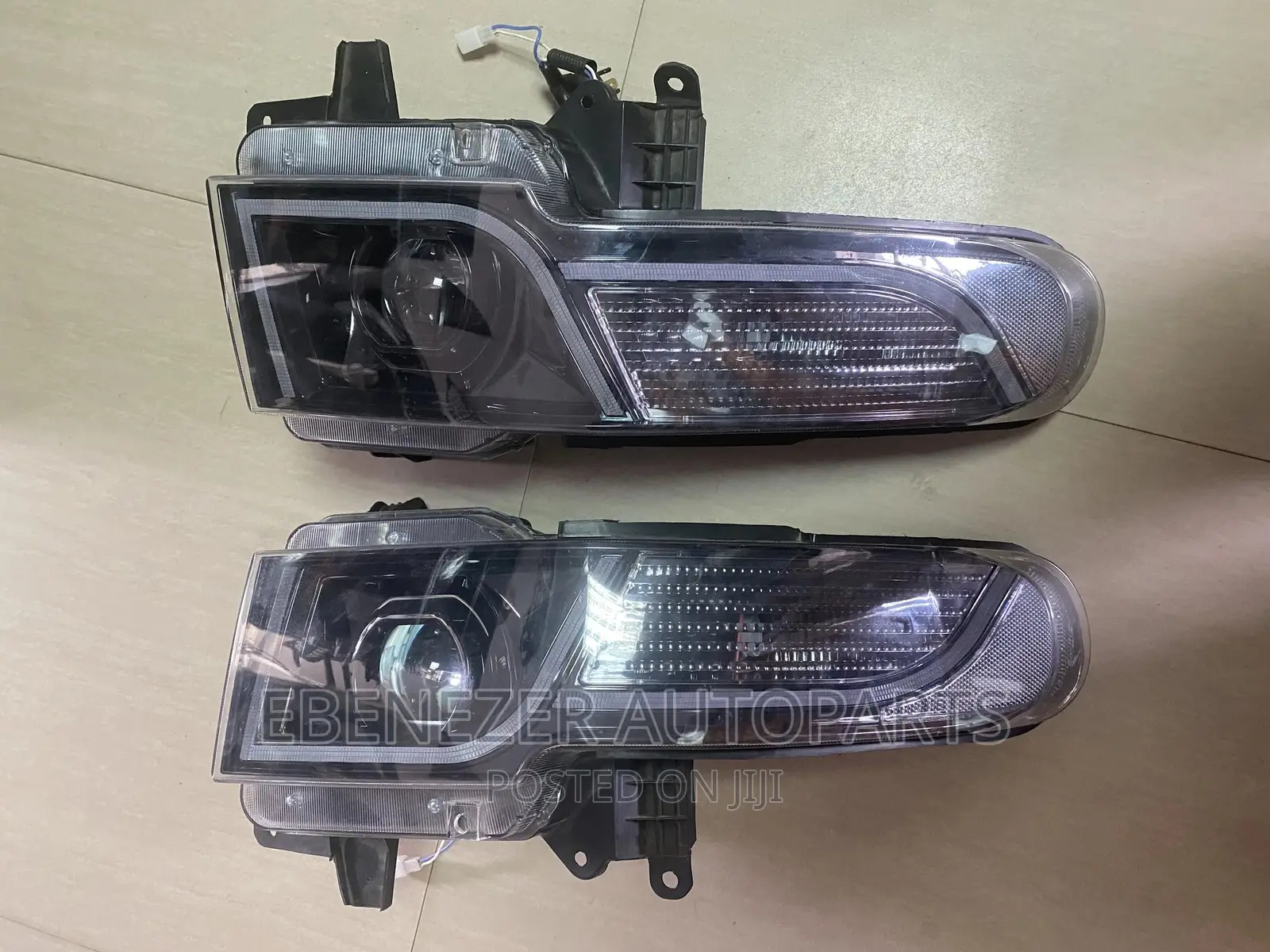 Toyota FJ Cruiser Headlights