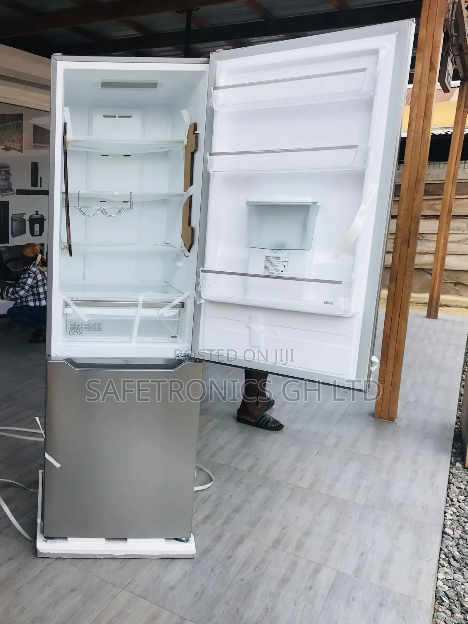 302 Liter Midea Bottomfreezer Doubledoor Fridge