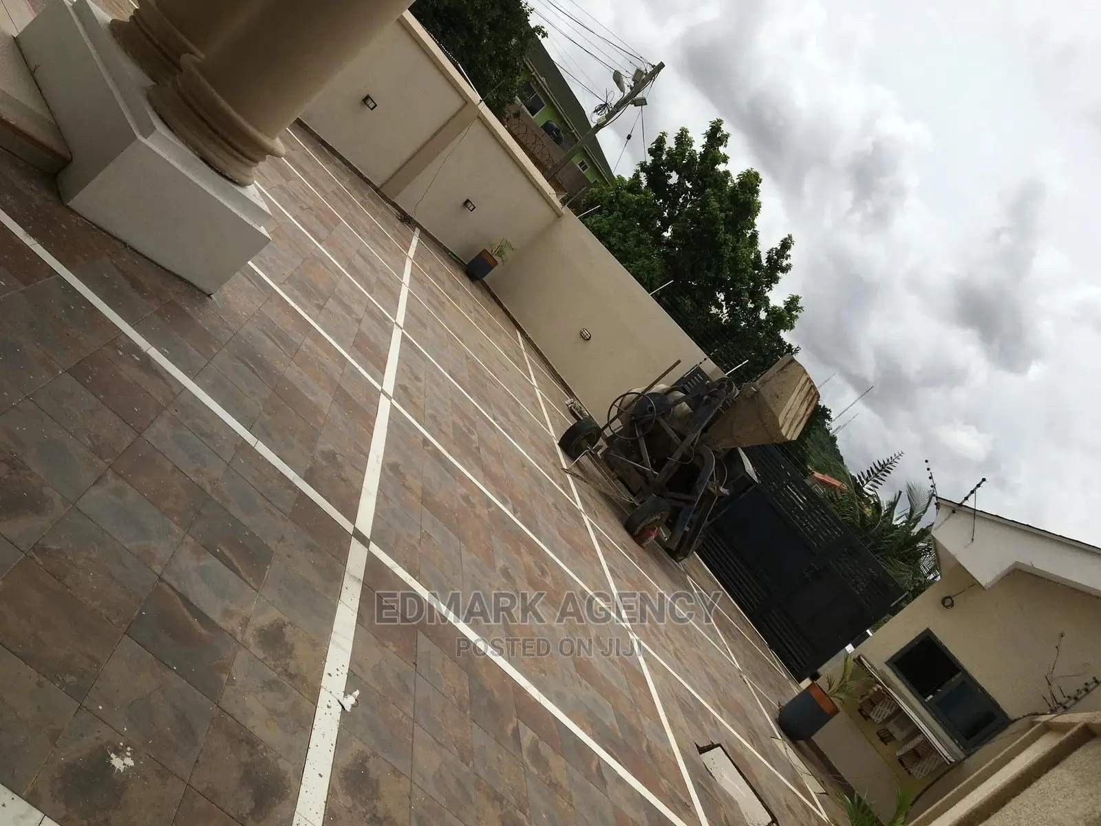 4bdrm House in West Legon, Presby Church Area for sale