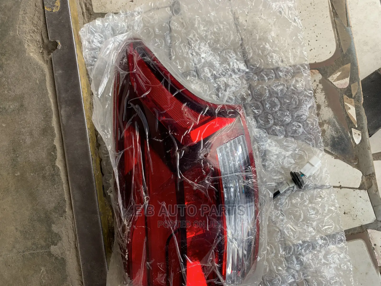 Outlander 2017 Taillight Right Side
