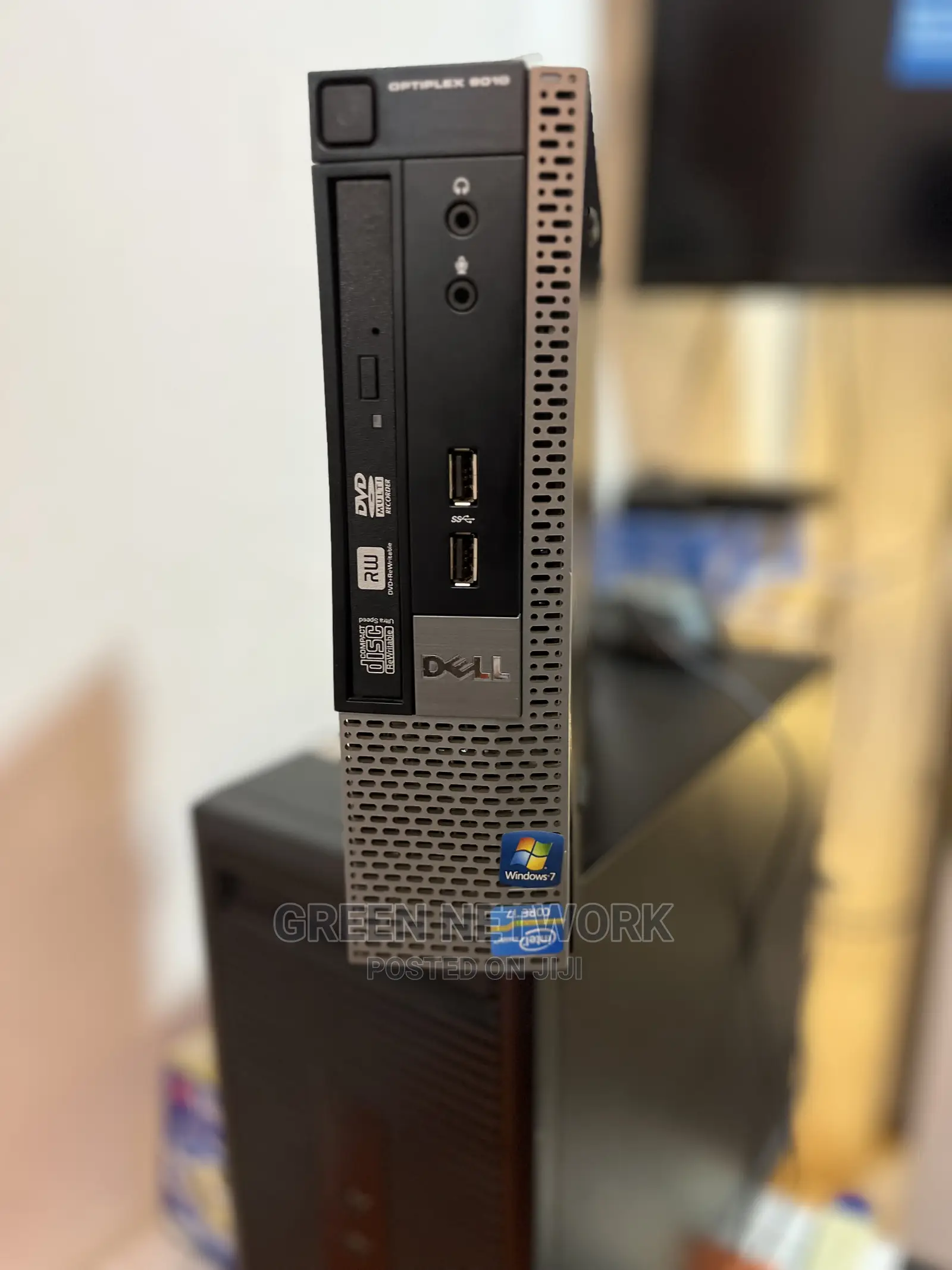 Desktop Computer Dell OptiPlex 7760 8GB Intel Core i7 HDD 500GB