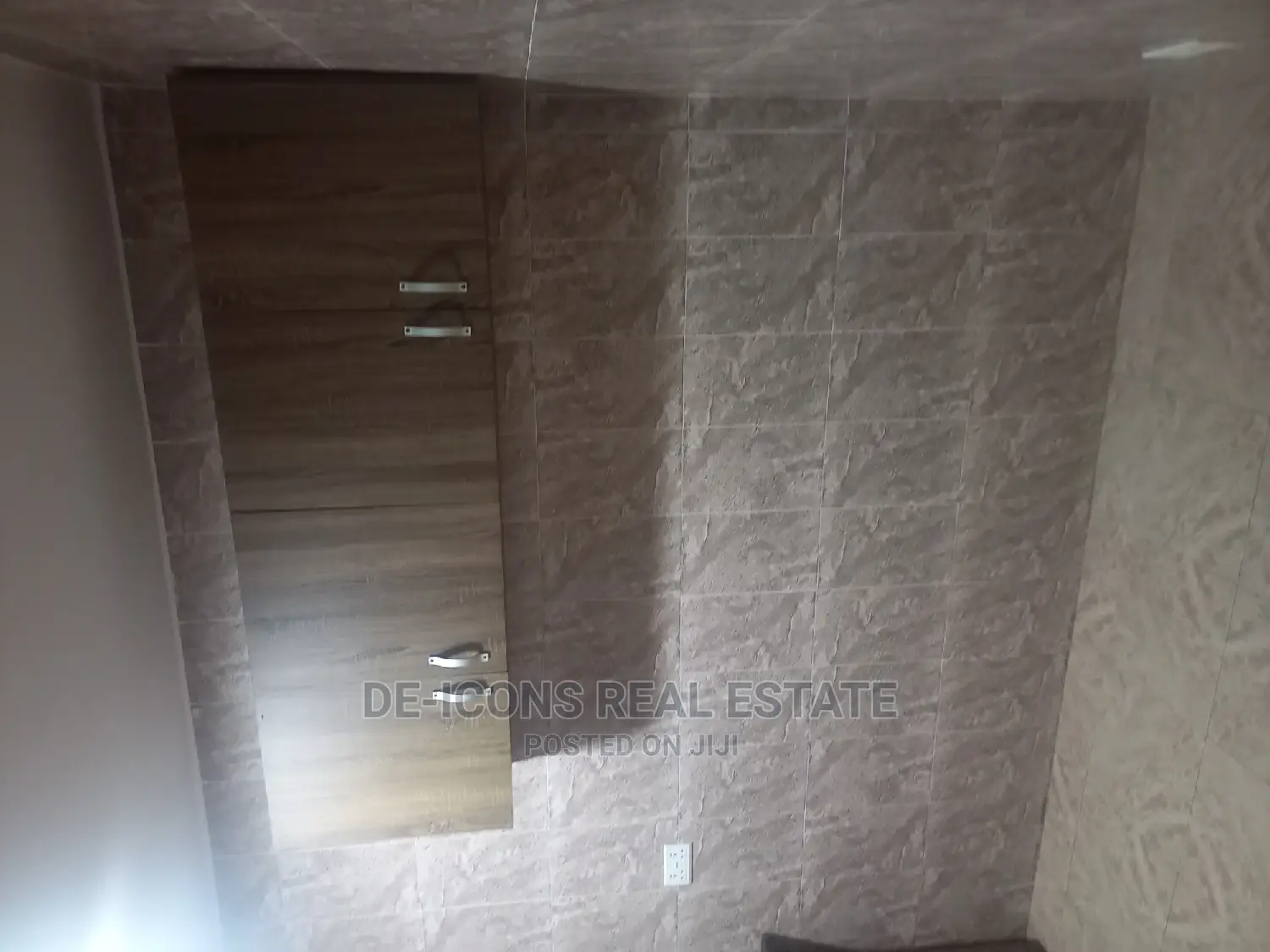 1bdrm Duplex in De-Icons Real Estate, Kasoa for rent