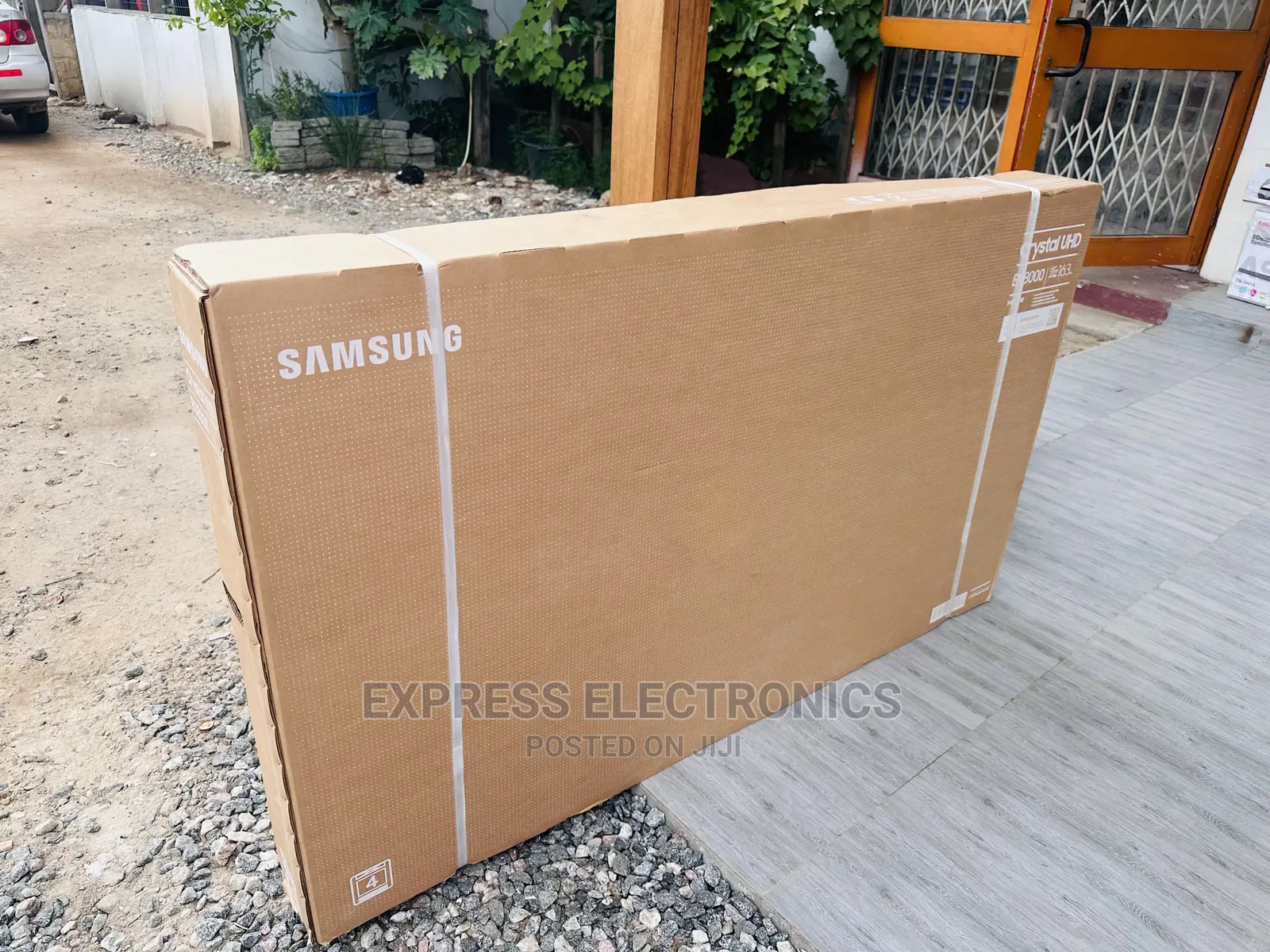 Glossy Samsung UHD Smart 65”Au7172 for Cool Best Price
