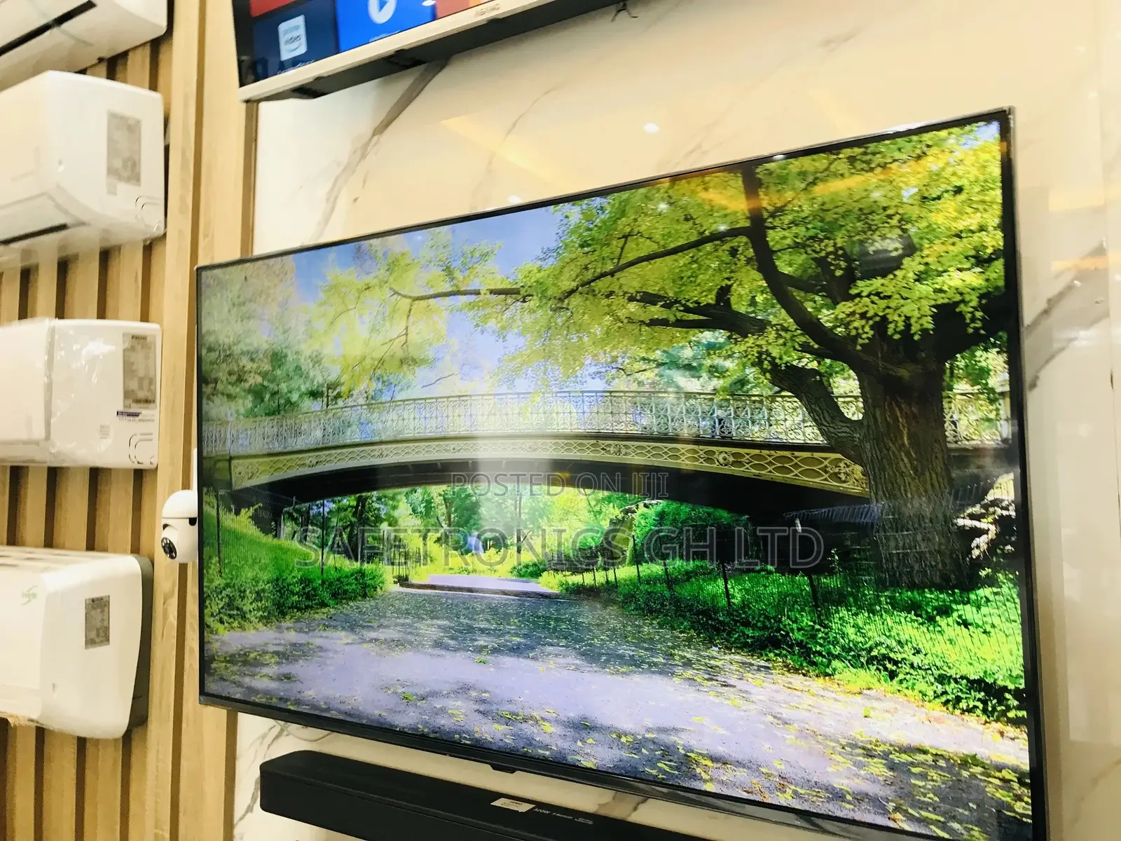 Designed Lg 55 Inches Glossy LED  UQ75 Tv