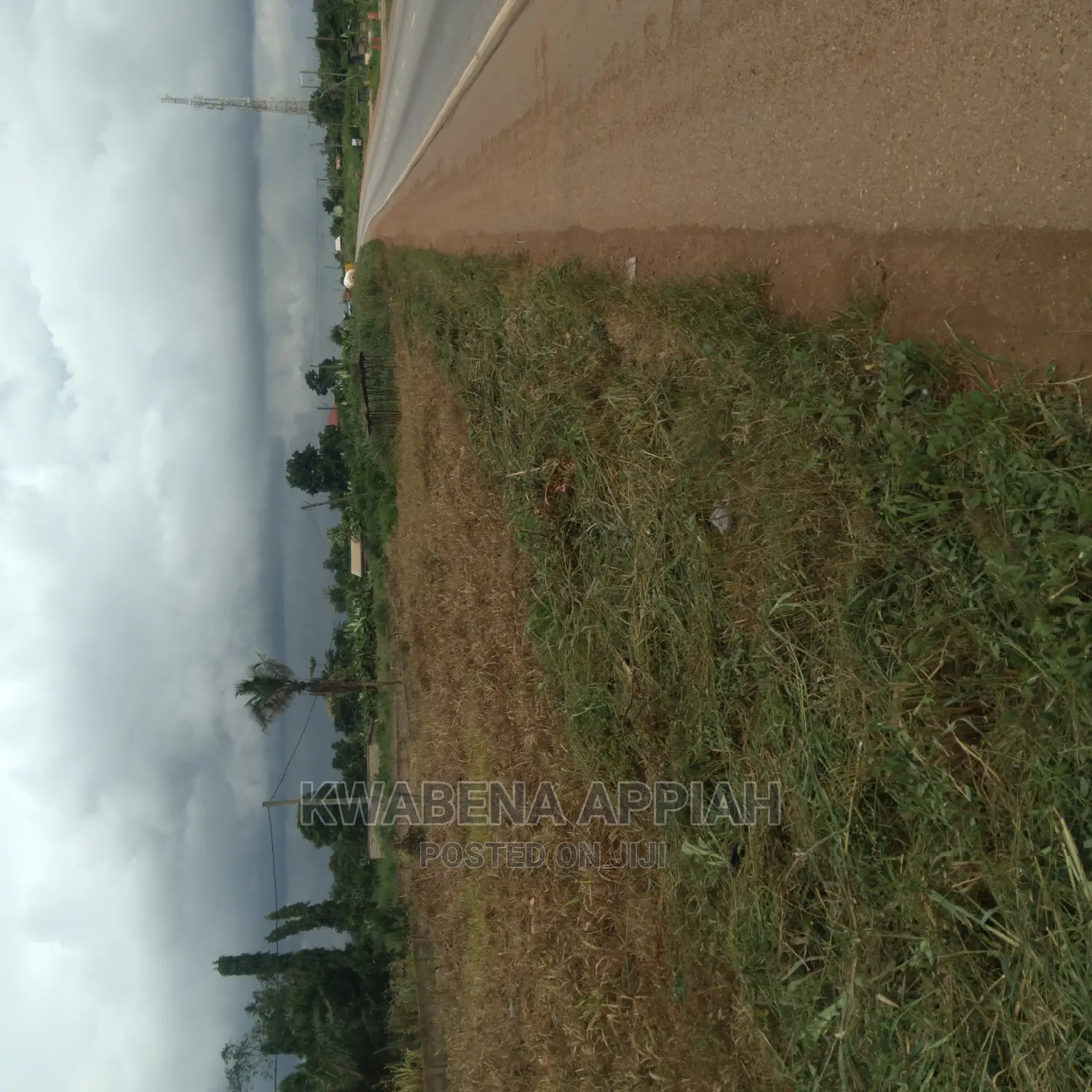 Plots of Land at Accra Kumasi Mainroad Is on Sales