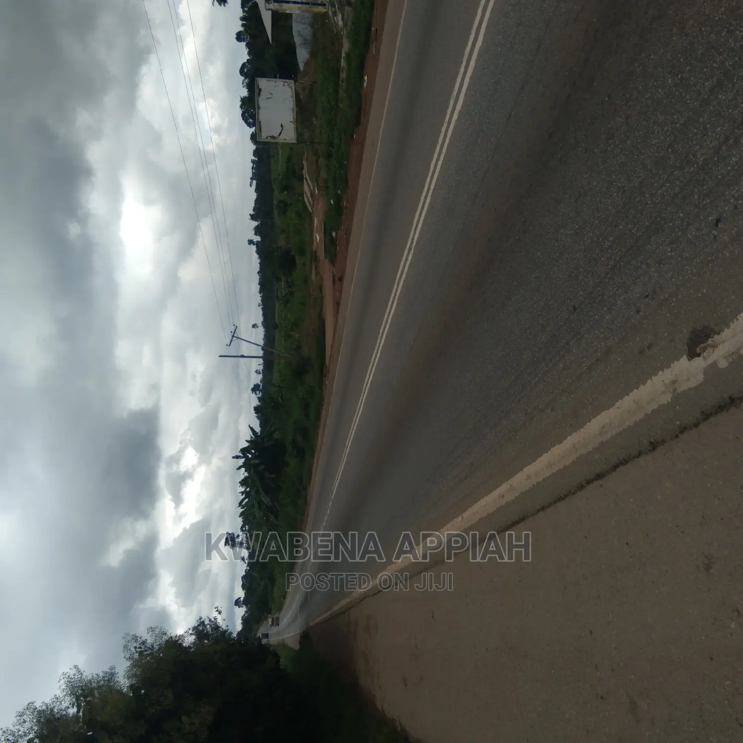Plots of Land at Accra Kumasi Mainroad Is on Sales