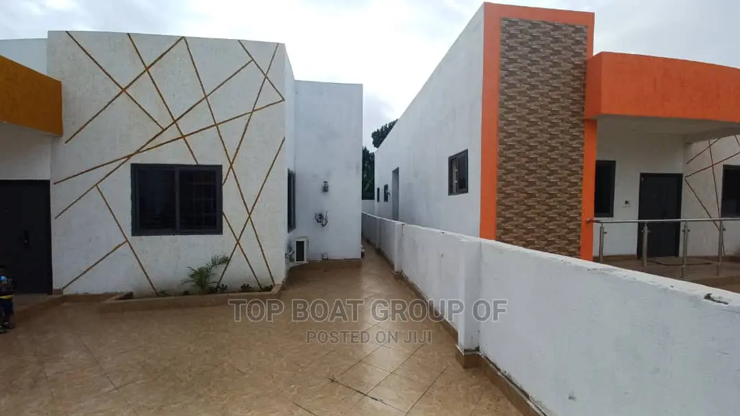 Furnished Mini Flat in Top Boat Estate, Kumasi Metropolitan for sale