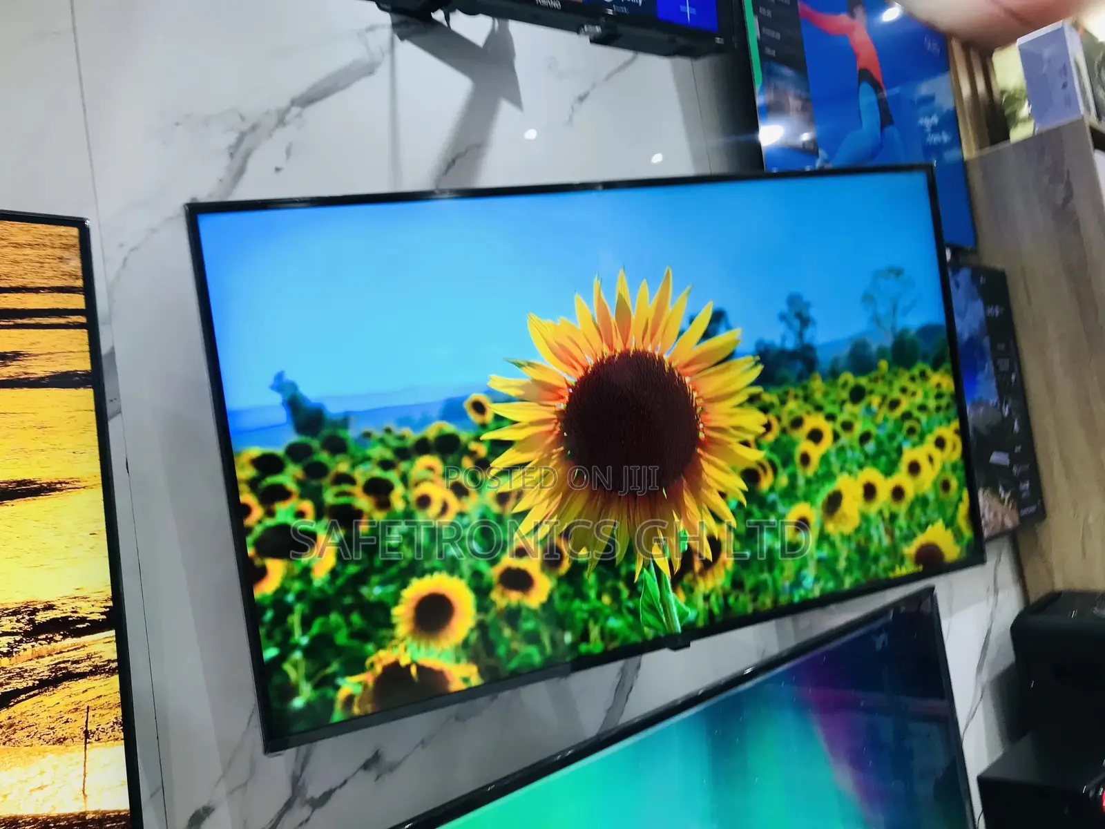 BU80 Samsung 43 Inches Glossy LED UHD Tv