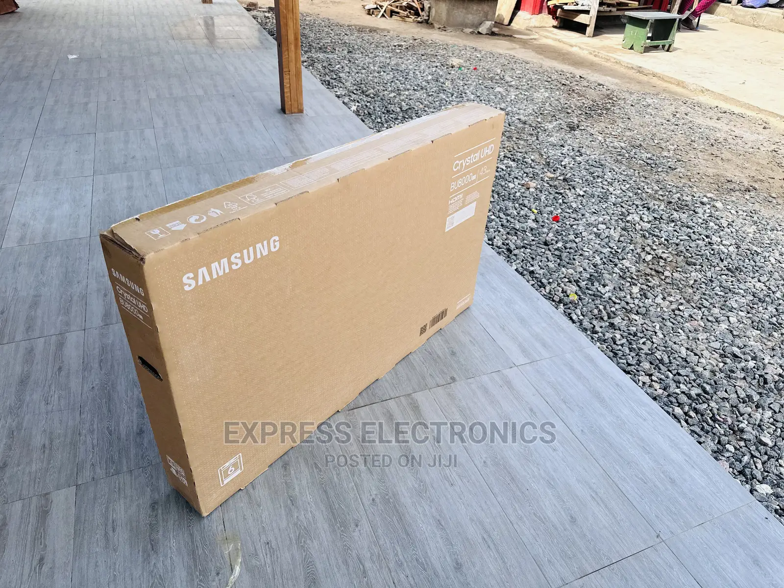 43”Bu8072 UHD Smart Samsung Spectacular Display Tv 