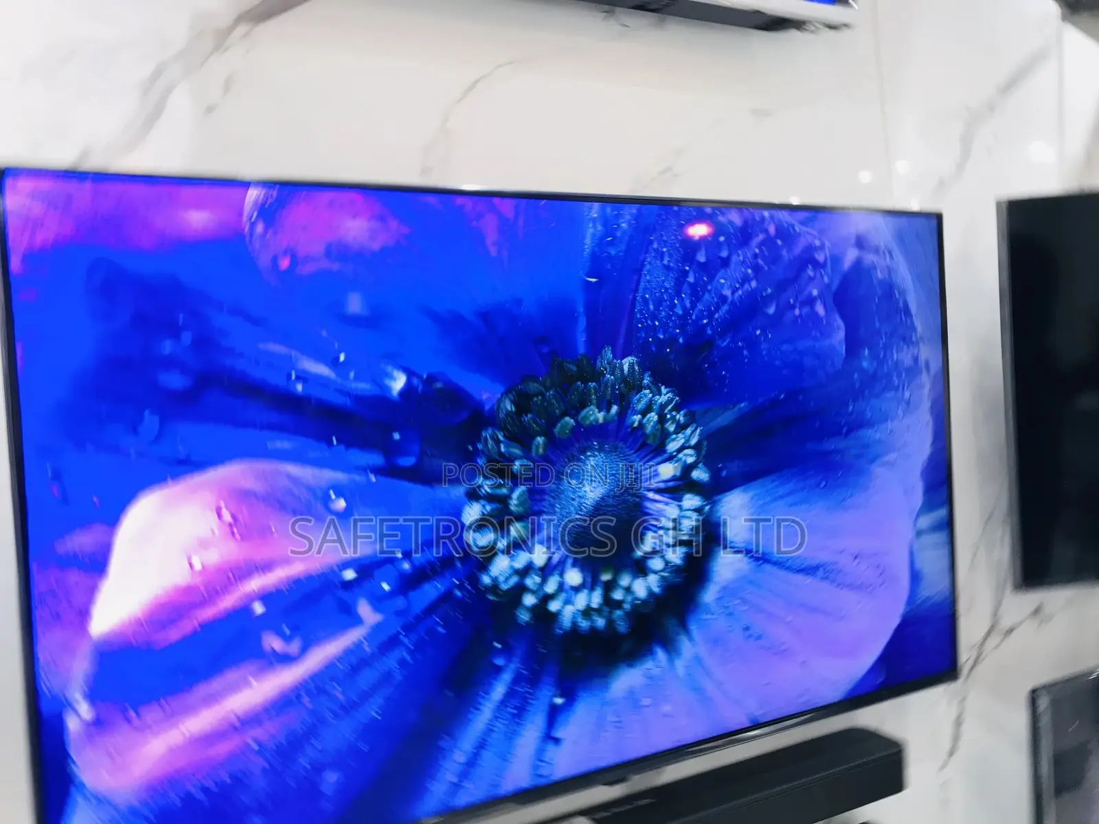 Unique Samsung 50 Inches Glossy LED UHD Glossy AU90 Tv