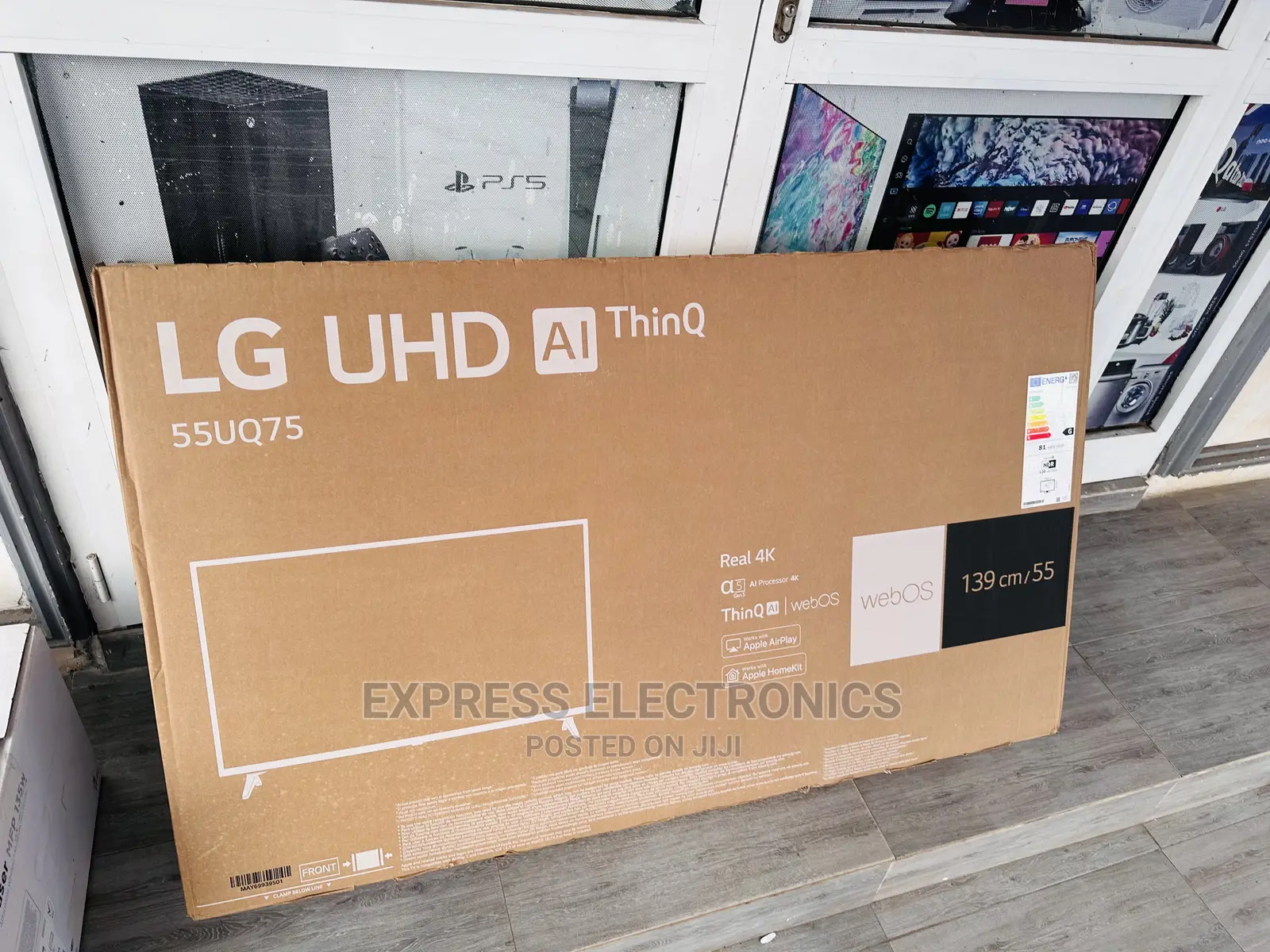 Glossy Black Slim Lg UHD Smart 55UQ75003