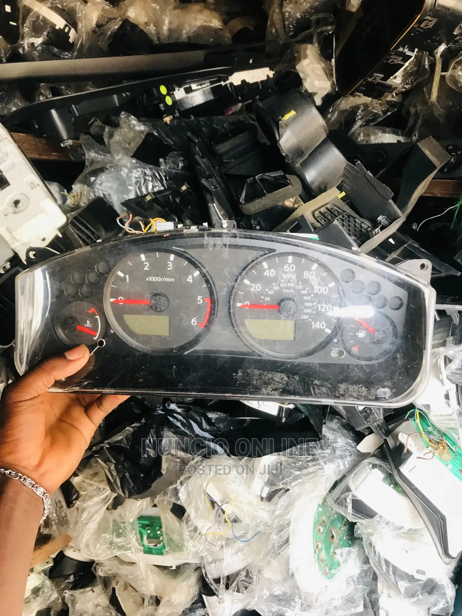 Nissan Navara Meterboard Panel