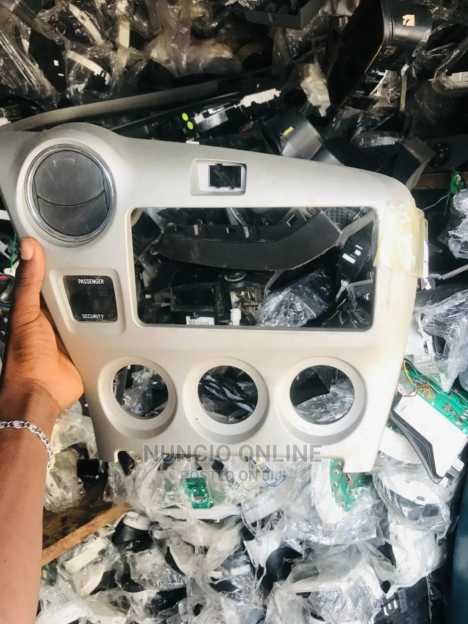 Toyota Matrix/ Pontiac Vibe 2009 Dashboard Tape Face