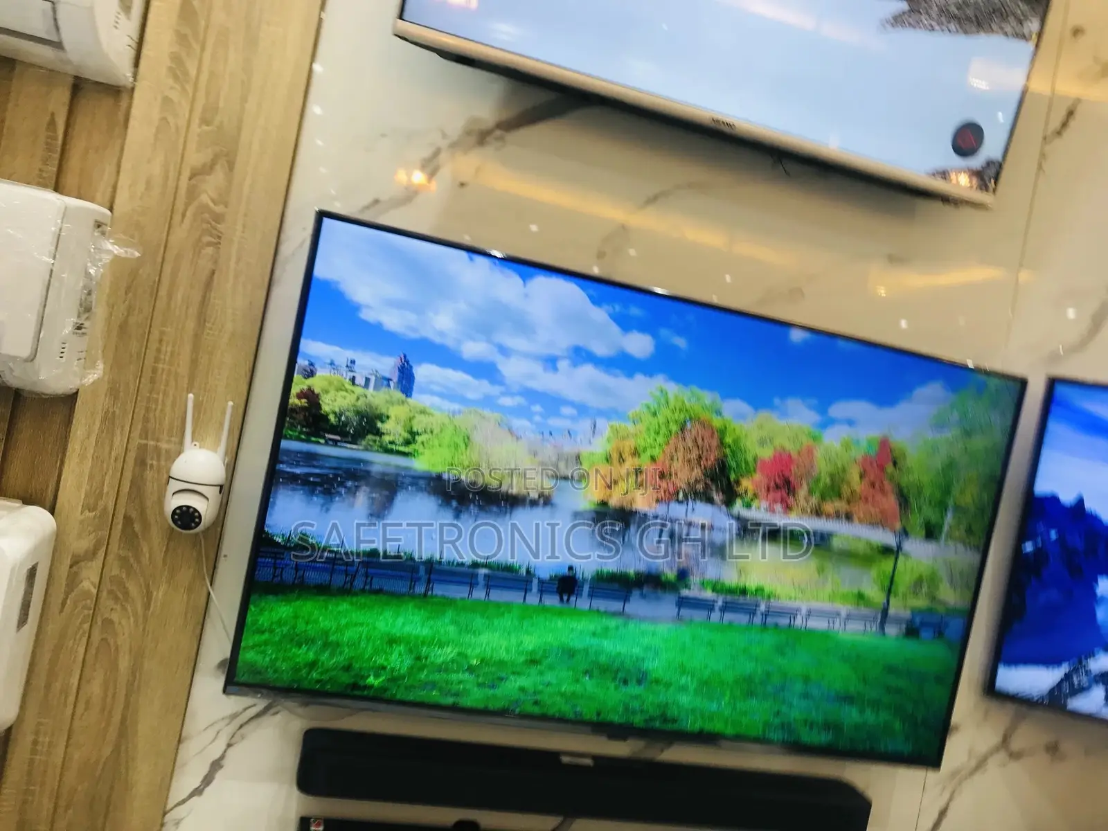  AU71 Smart Glossy 60 Inches LED UHD Samsung Tv