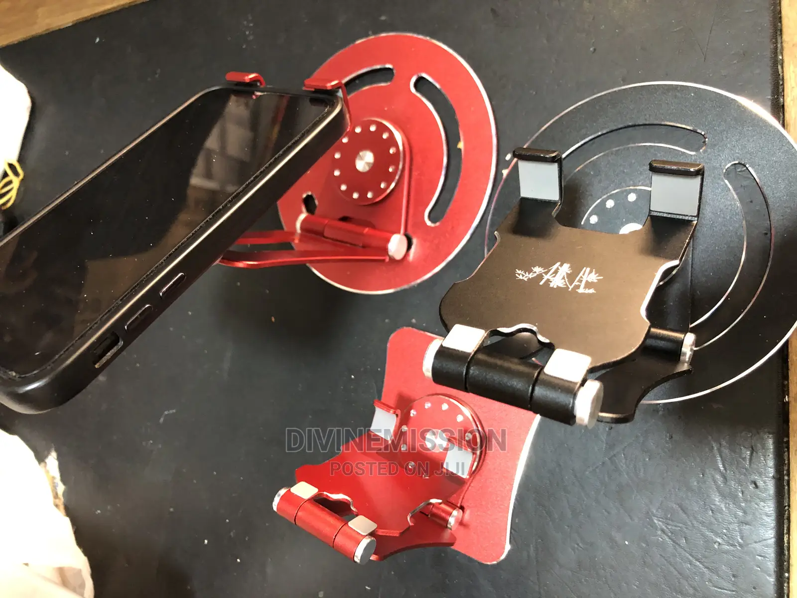 Foldable Metal Phone Holder, Strong and Adjustable.