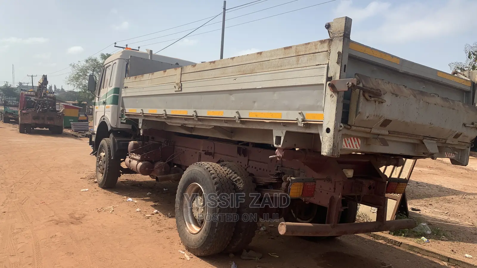 Benz Tipper Truck V