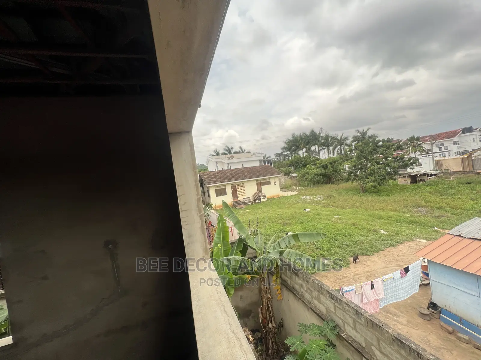 8bdrm Mansion in Bee Decor And Homes, West Legon for sale