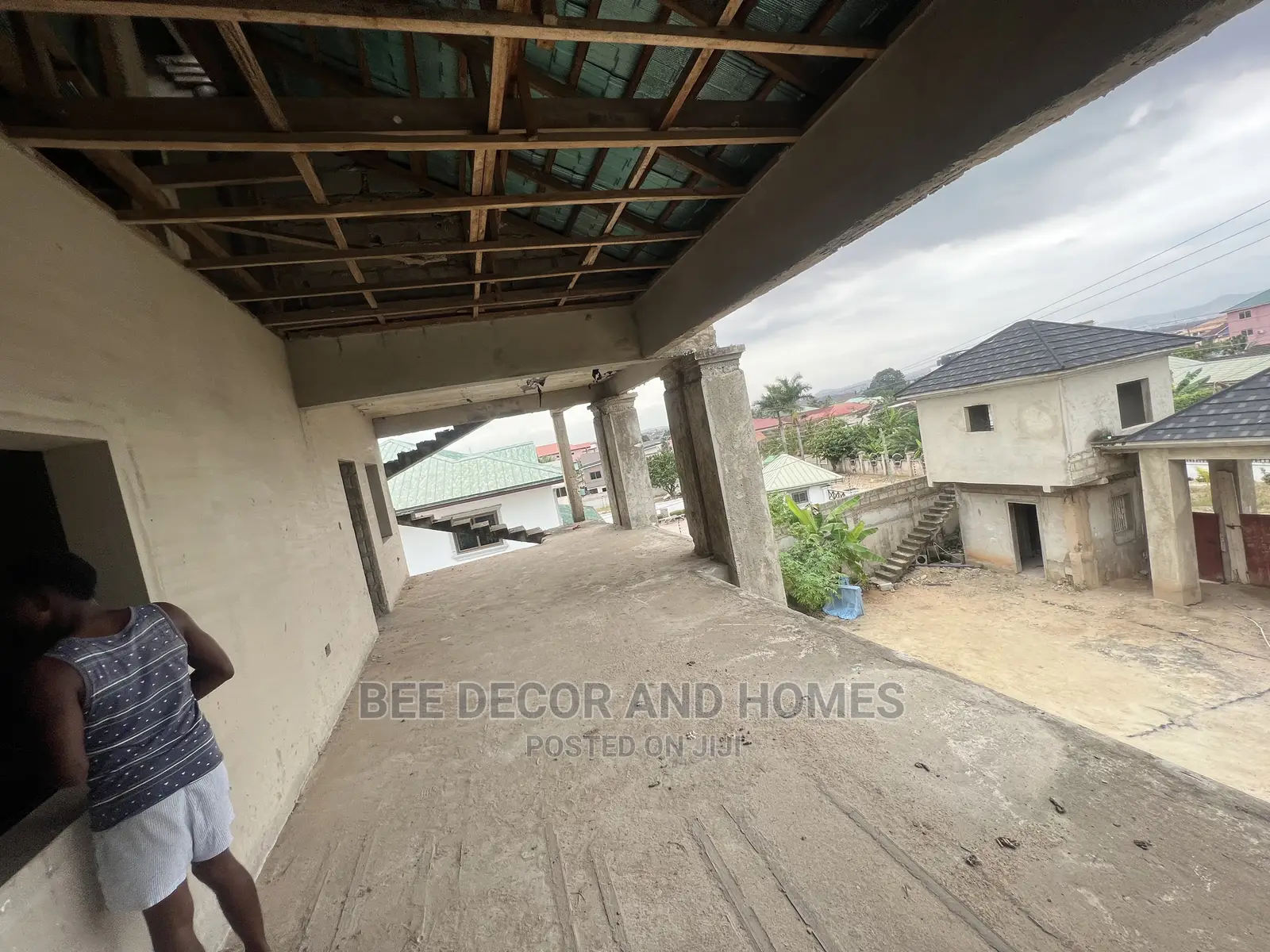 8bdrm Mansion in Bee Decor And Homes, West Legon for sale
