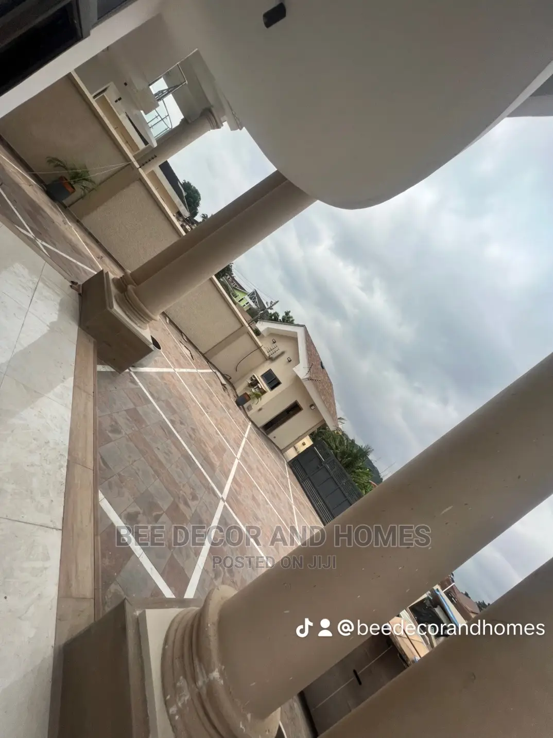 4bdrm Mansion in Bee Decor And Homes, West Legon for sale
