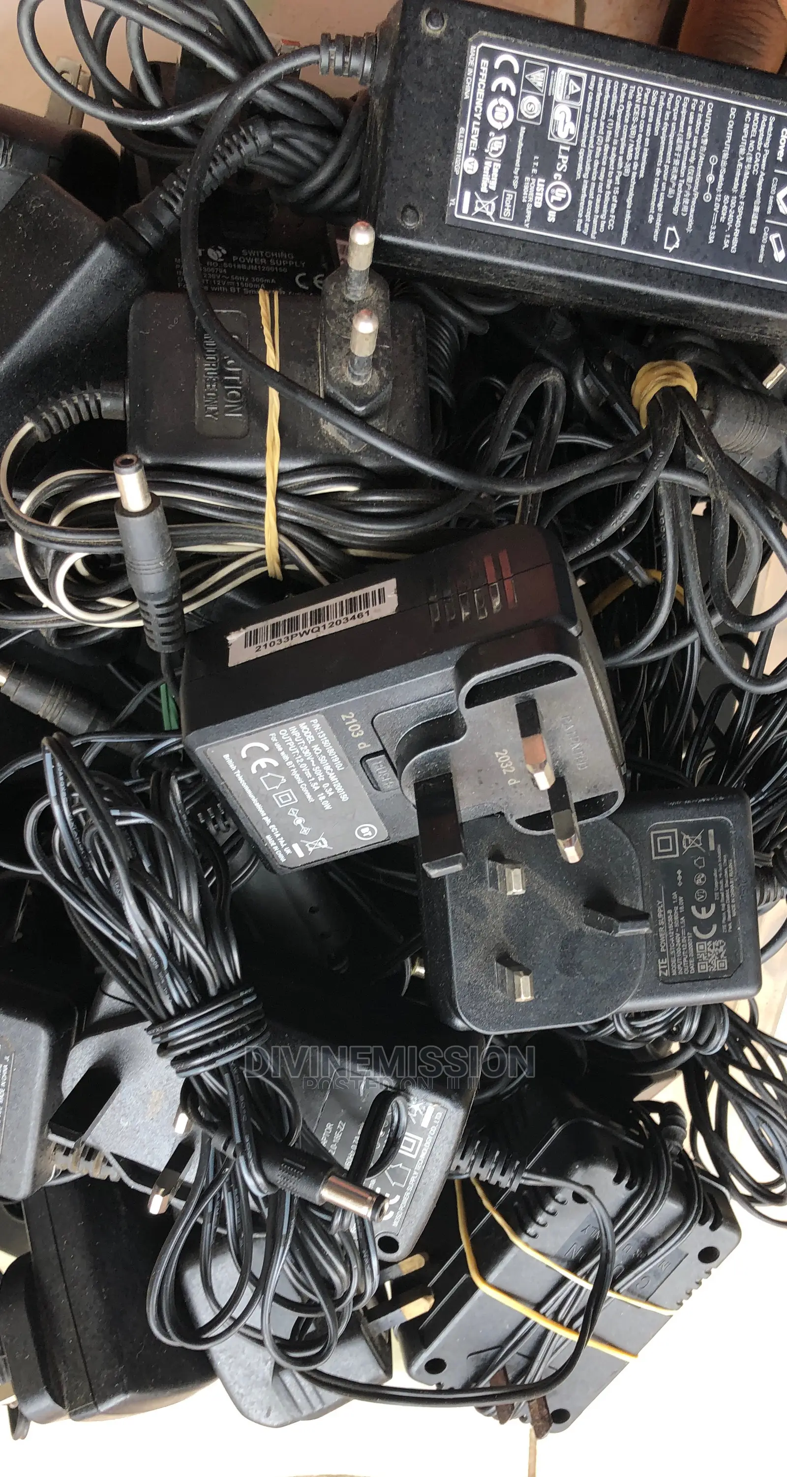 Uk Used 12v,3a,2.5a,2a.Adapters With 3 Pin