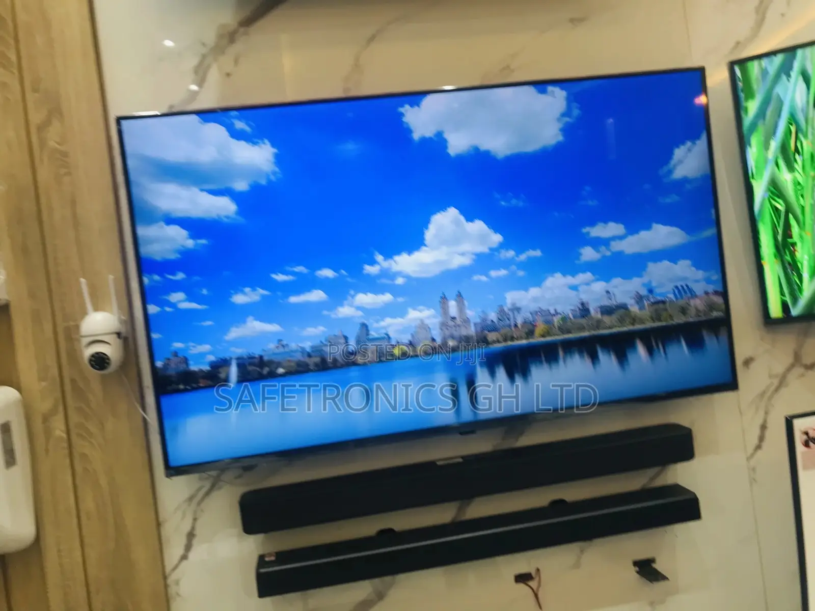 Neatly Sealed Lg 43 Inches Glossy LED UP77