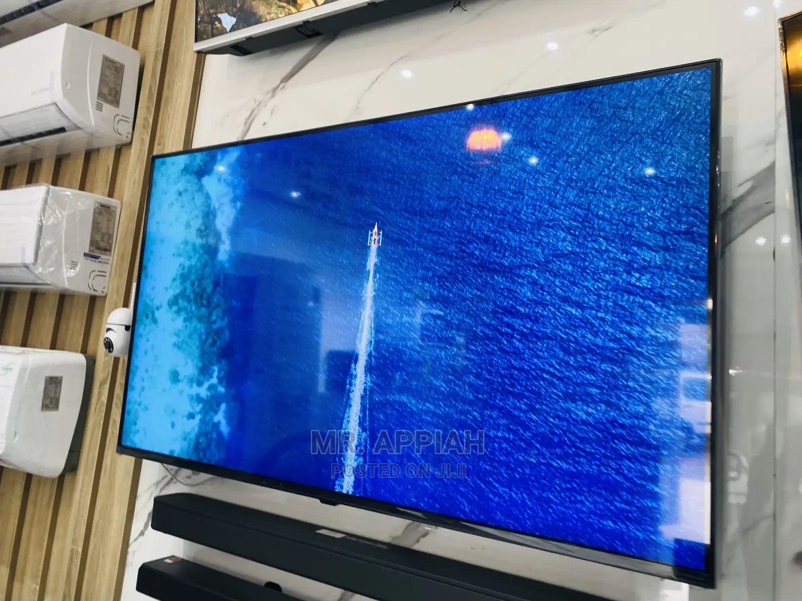 Grab Samsung(50AU7022)50 Inch Crystal Uhd Smart LED Tv.