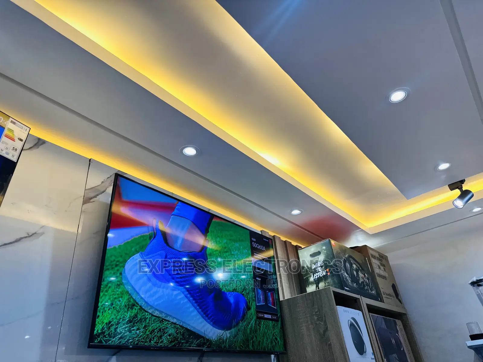 Lovely  New 50au9000 UHD Smart Samsung Tv 