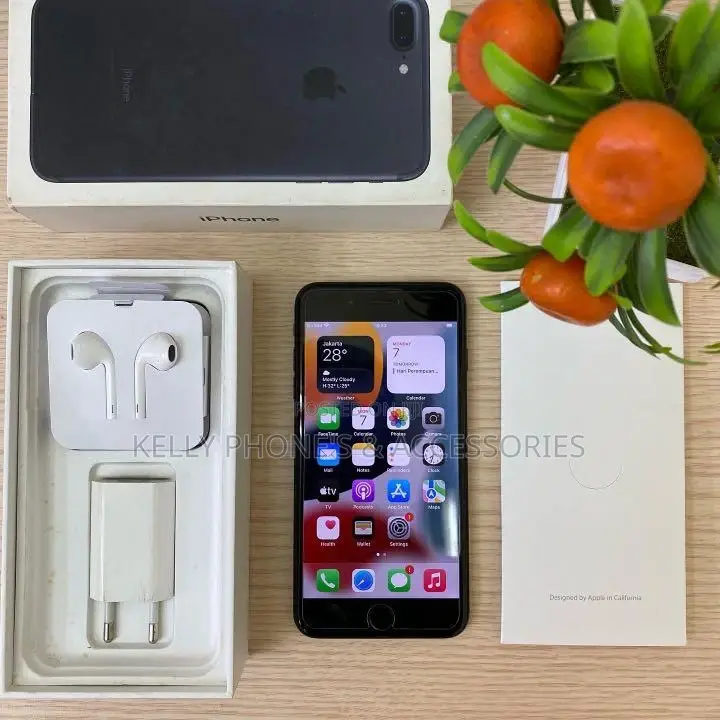 New Apple iPhone 7 Plus 32 GB Black