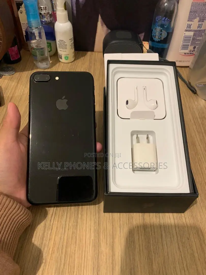 New Apple iPhone 7 Plus 32 GB Black