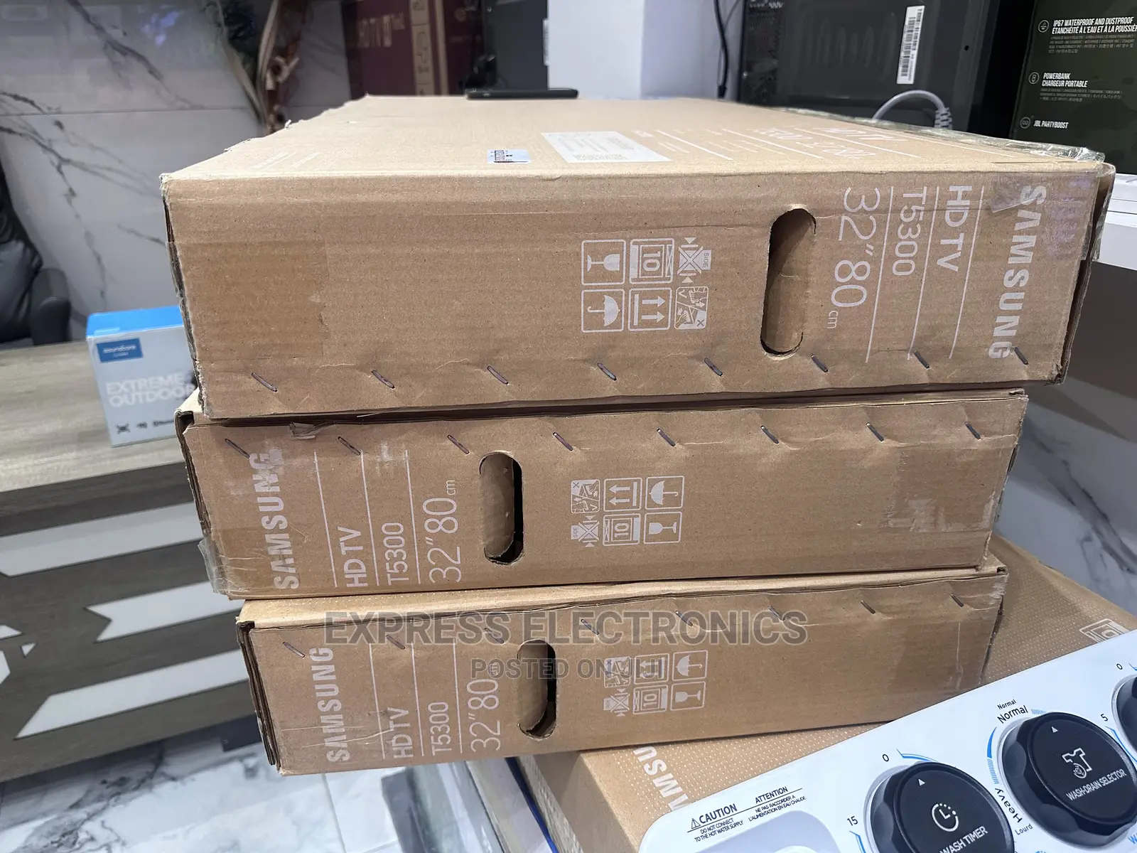 FHD Smart Glossy Sleek Samsung 32”TU53000