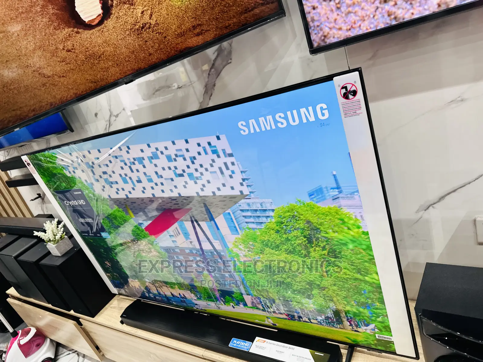 Samsung Uhd Ua55” Smart Bu8000 Tv Best Sell Ever