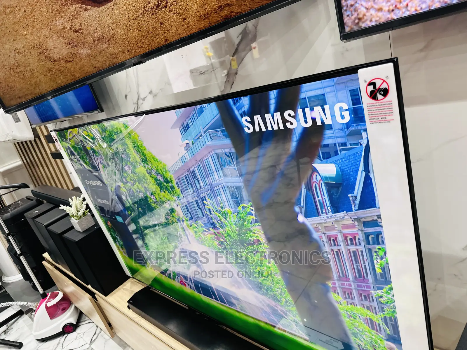 Handsfree Voice Control Ua55”Uhd Smart Samsung Bu8000 Tv