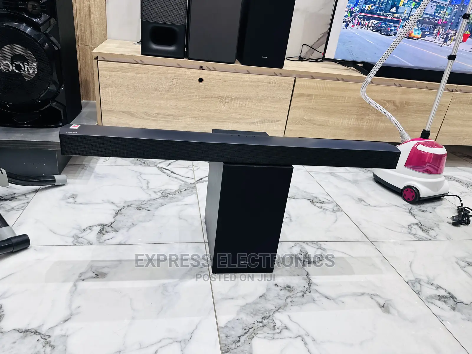 Enjoy Room Filling Soundbar HW-Q600C Samsung
