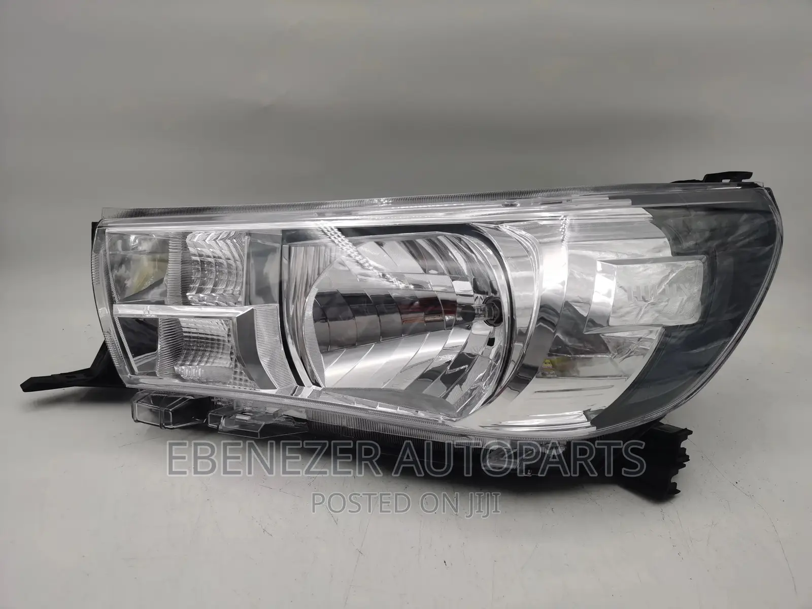 Toyota Hilux 2016,2017 Headlight