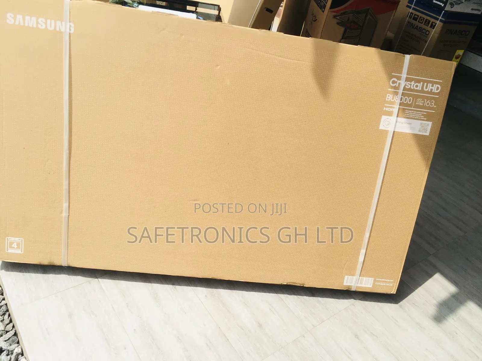  LED: Samsung 65 Inches Glossy BU80 Smart UHD Tv