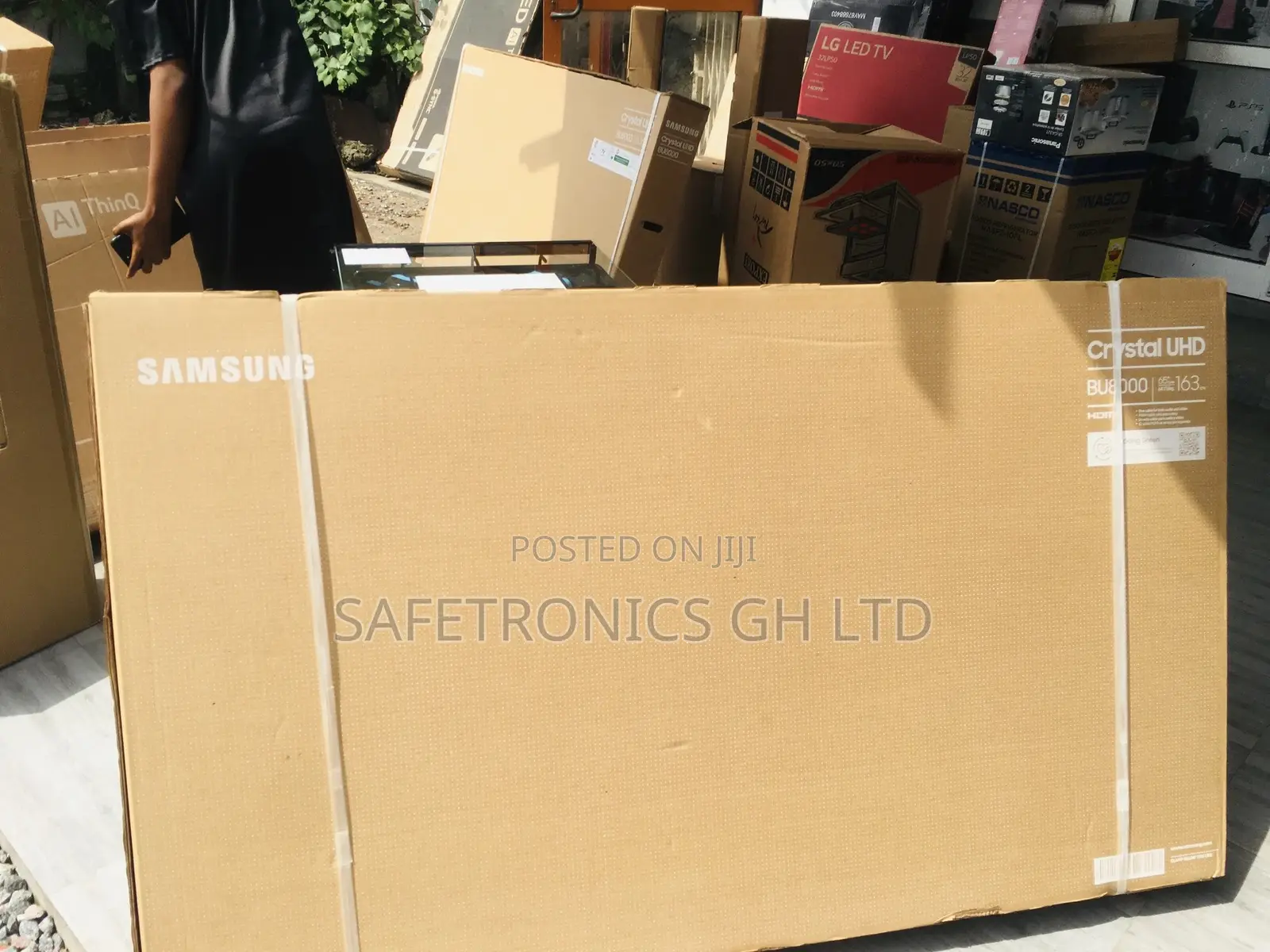 Best Samsung LED Glossy Clear 65 Inches BU80 UHD Smart Tv
