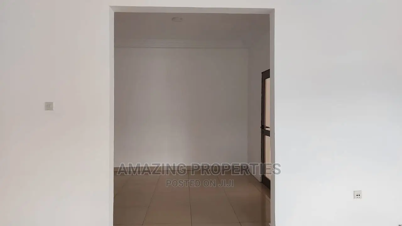 5bdrm House in Dzorwulu for rent