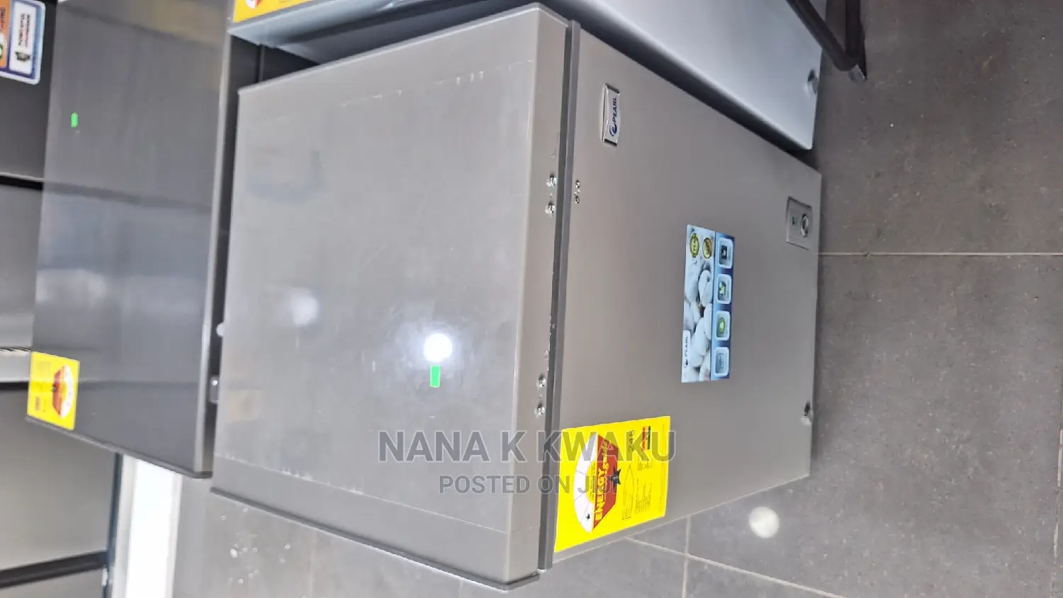 New Ad_pearl 100ltrs Chest~Freezer Silver Colour