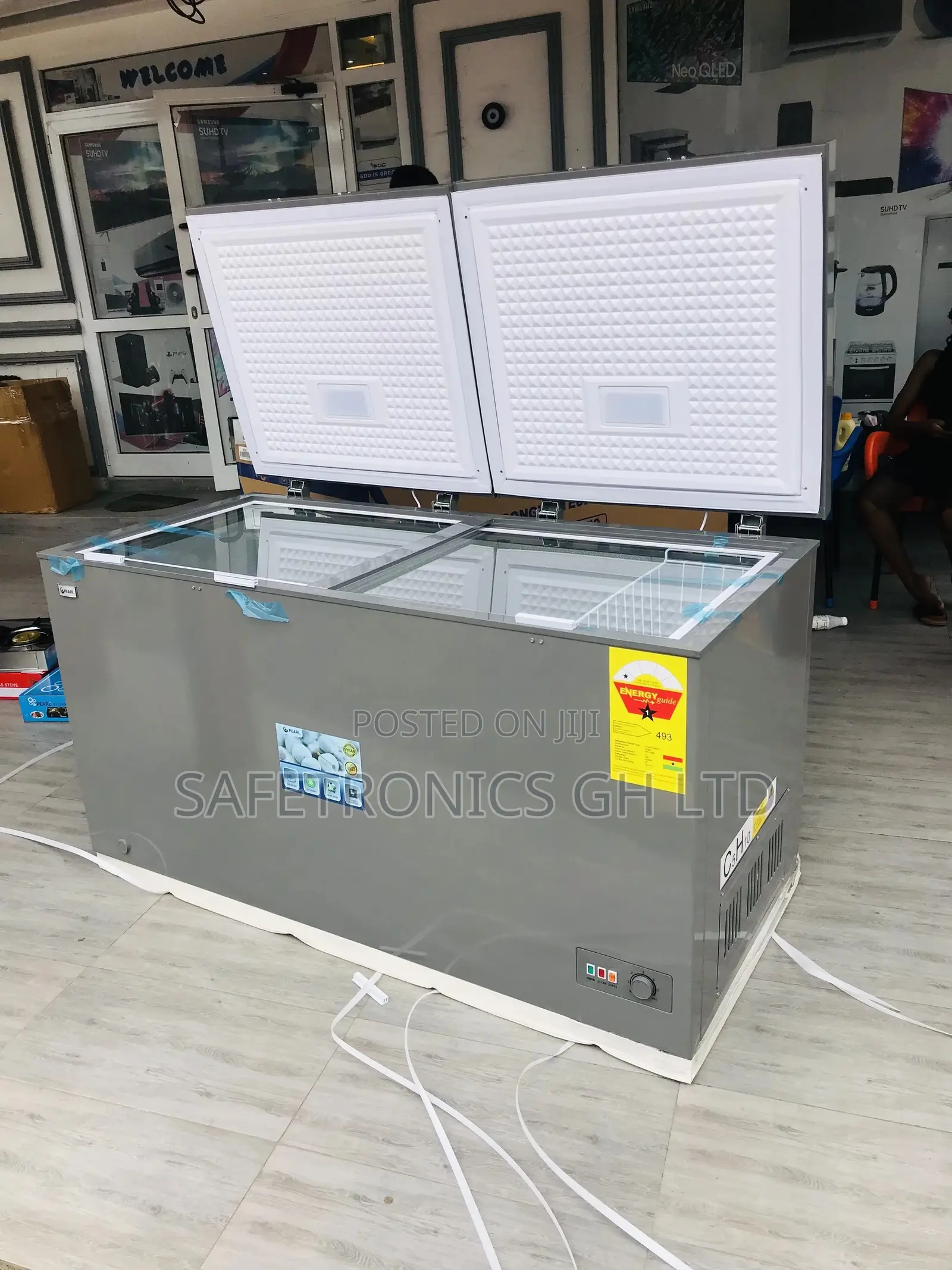 PCF-550 Chestfreezer New Doubledoor Pearl Available