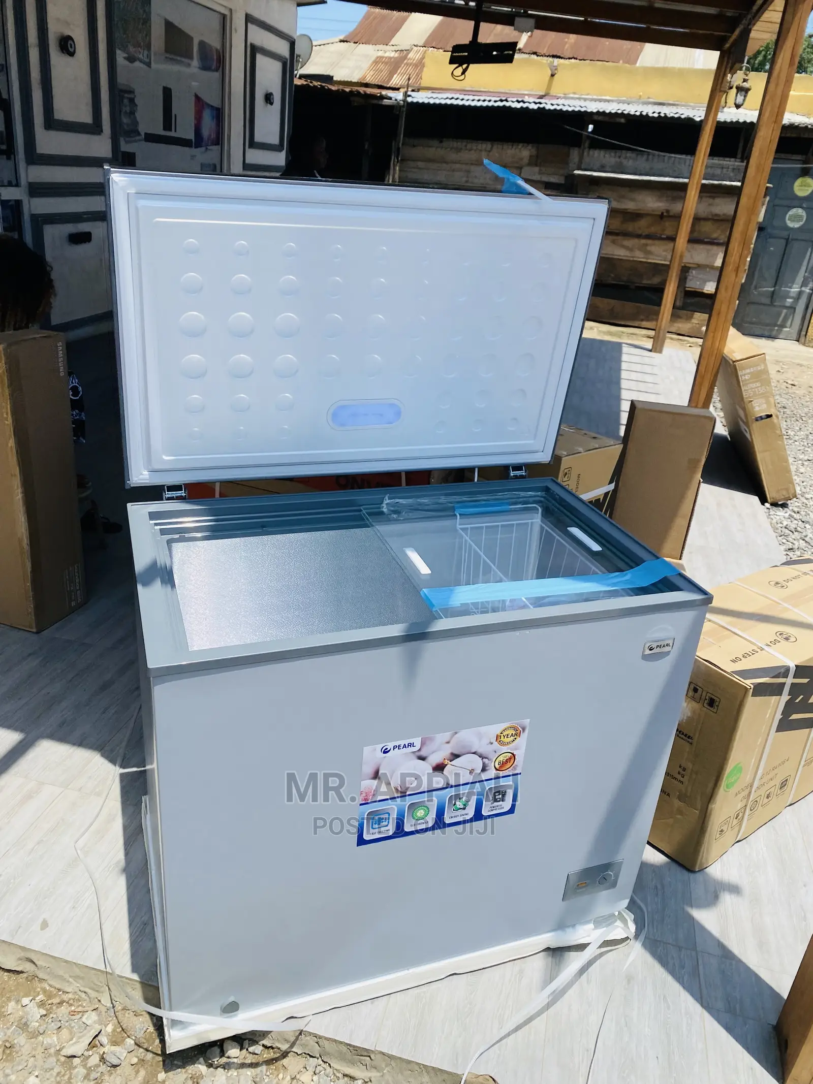 Energy and Cost Saving Pearl PCF-208 147ltr Chest Freezer.