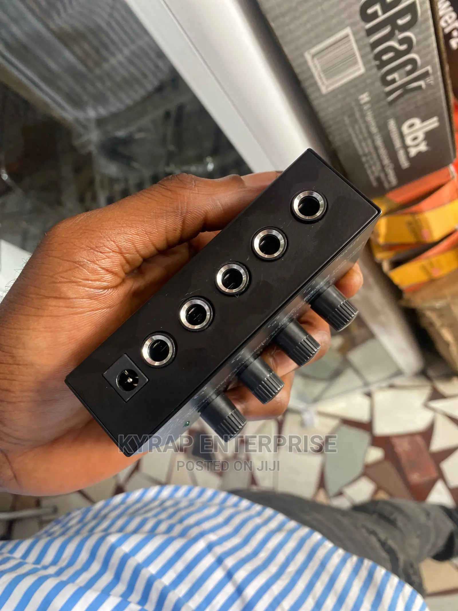 Behringer Ha400 Headset Distributor