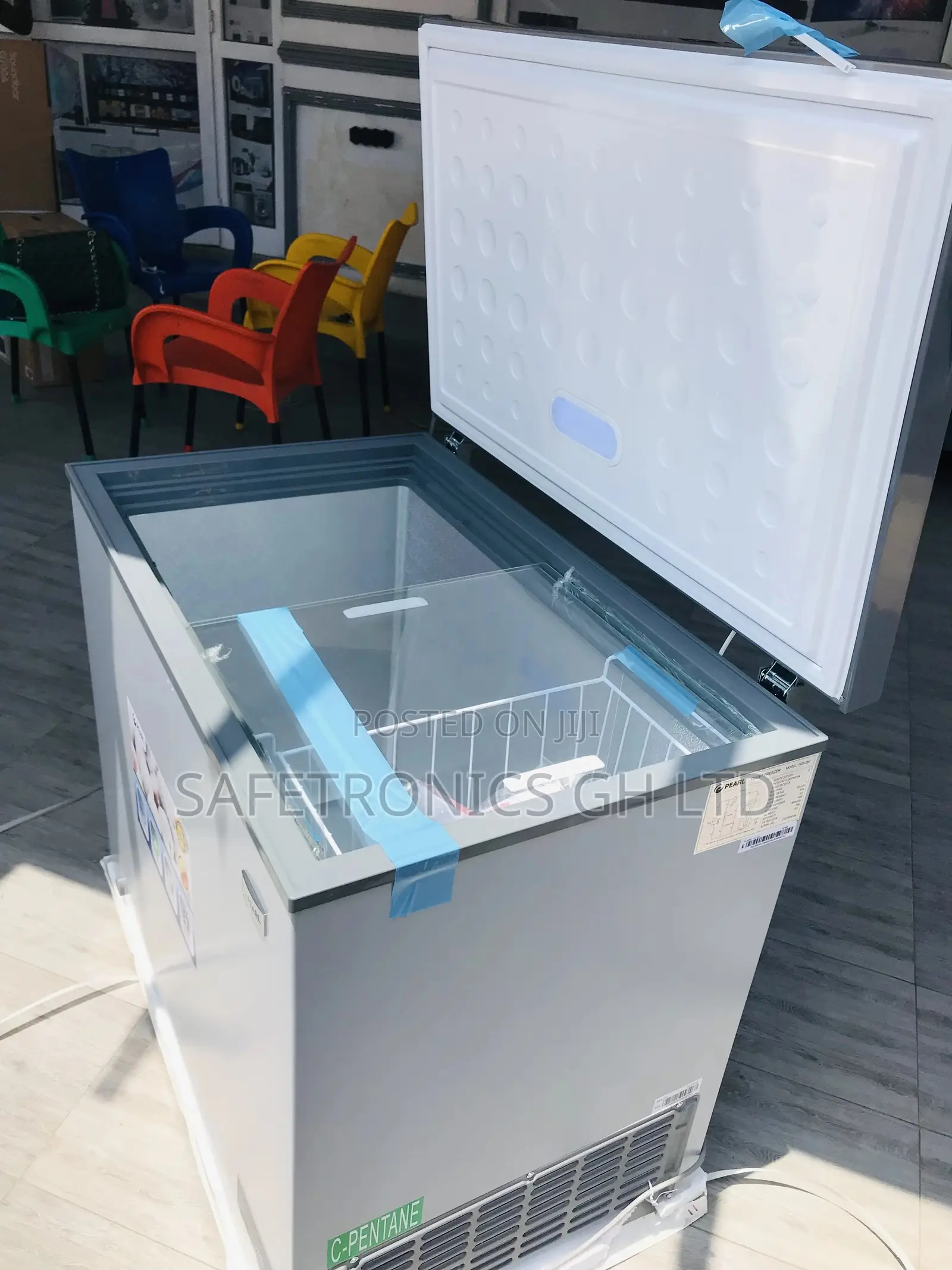 251 Liters. Sealed Pearl Singledoor Chestfreezer PCF-290